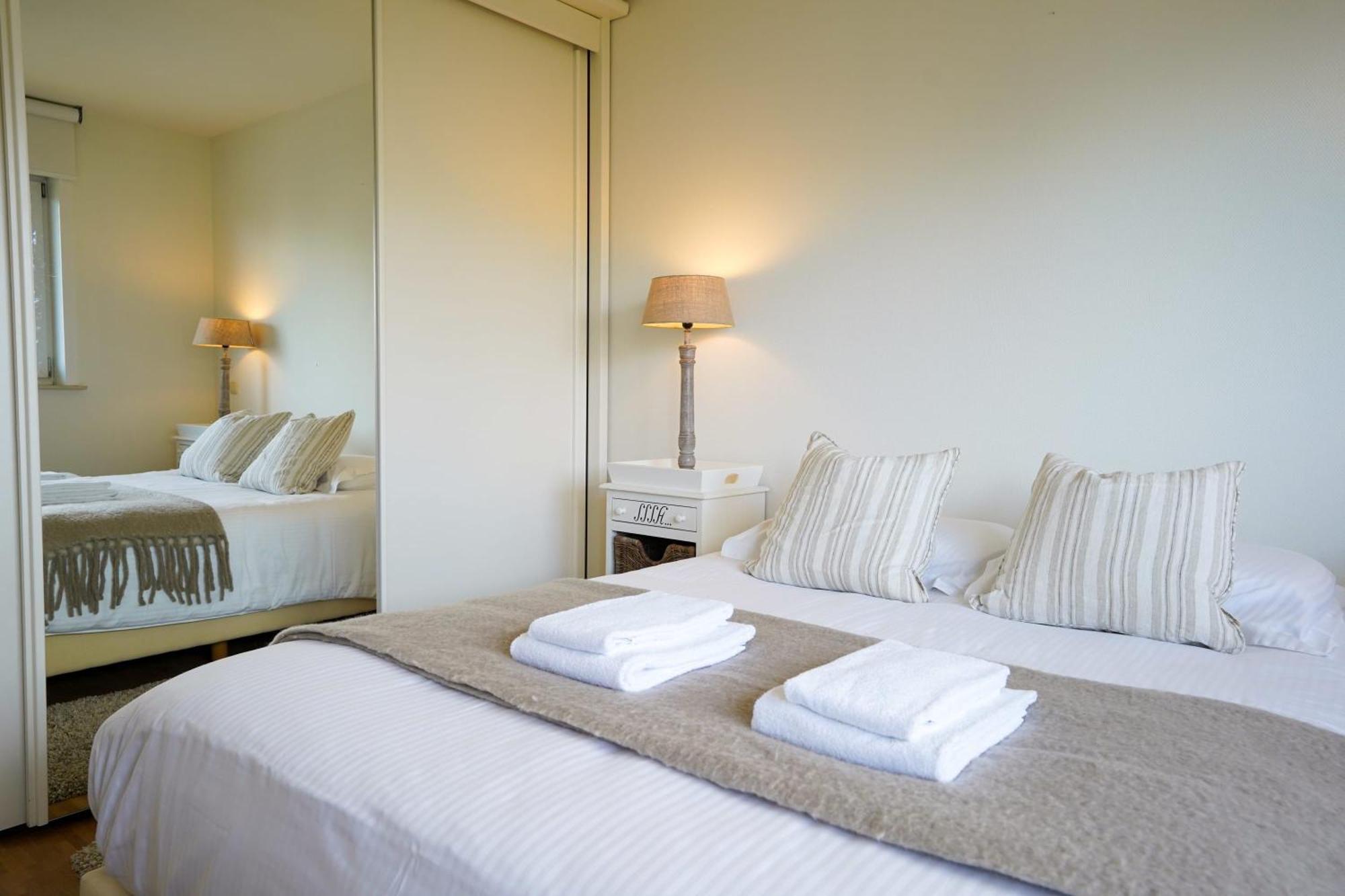 Huswell - With Sea View & Terrace In Oostduinkerke Appartement *